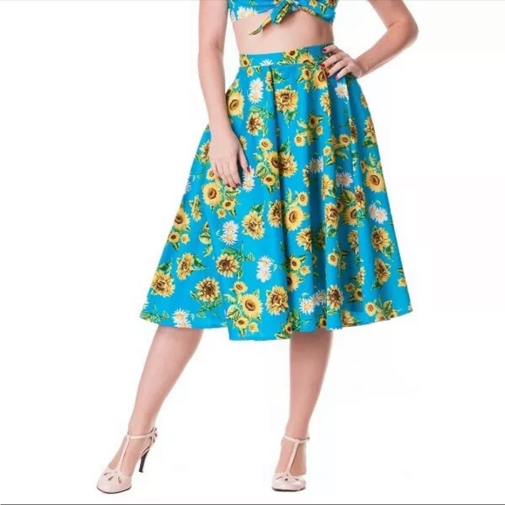 Hell Bunny XS 50’s style Full Skirt, Blue with Sunflowers and Daisies